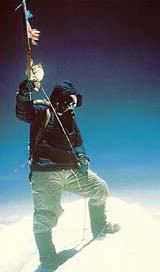 Почина Едмънд Хилари