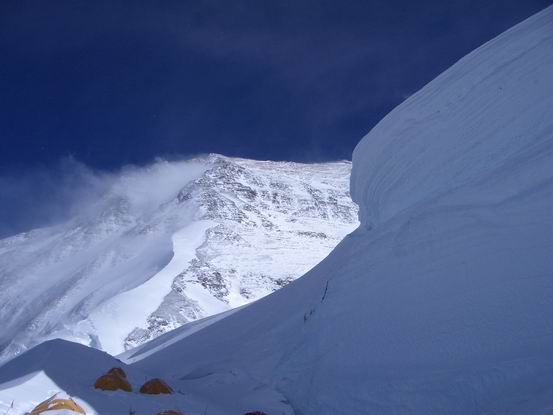 Нашата експедиция има лагер 1