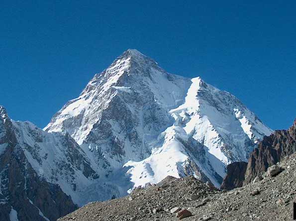Календарната зима чука на вратата и във високите планини