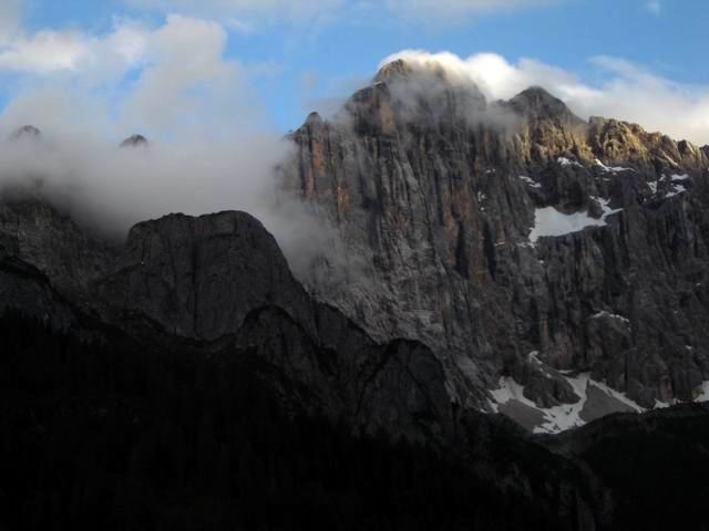 Сърдитата Кукумявка и Страната на мармотите