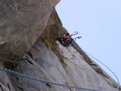 Иво участва в почистването на Зодиак