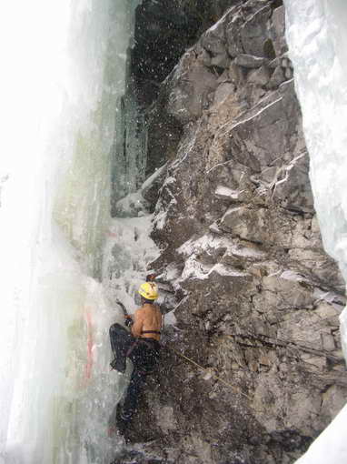 Шампионатът по лед на Скакавица