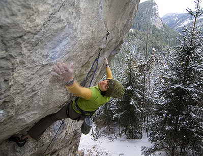 По една “осмица “це” на година