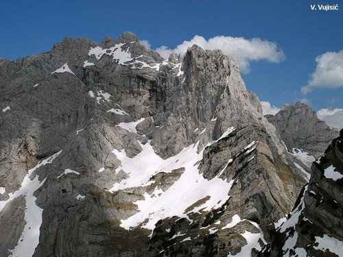 На 27 октомври в т. г. в Арт-клуба