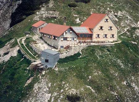 Как ще ги стигнем австрийците...