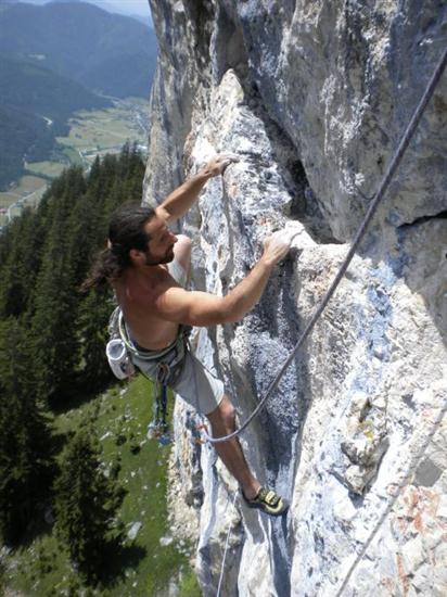 Премиера на Алекс Хубер