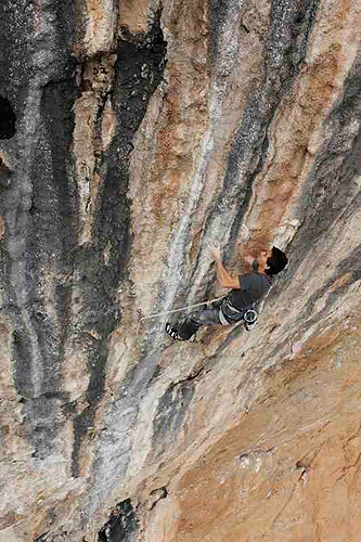 Нова премиерна “деветка “а” за Рамон Хулиан