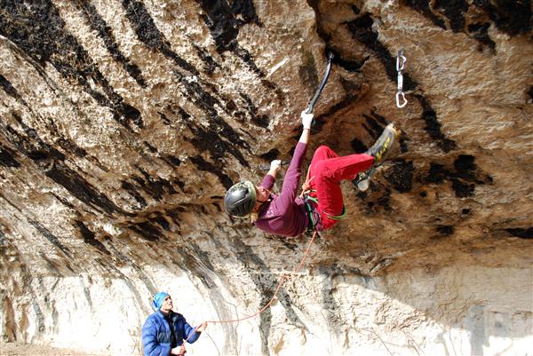 Наближават стартовете за световната купа по ледено катерене