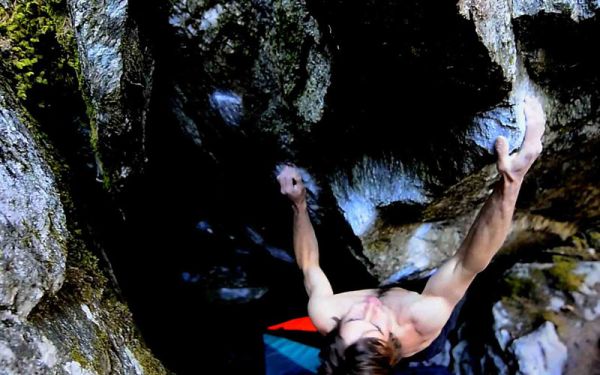 Дейниъл Уудс не намалява темпото