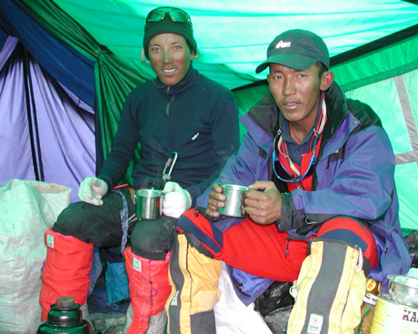 Първият шерп с “Хималайската корона”