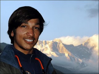 17-годишен стъпи на Лхотце