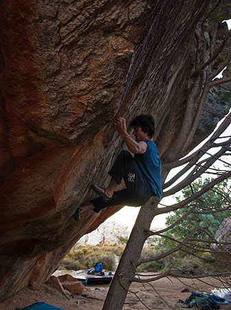 “Monkey Wedding” (V15/ 8C) за Ондра