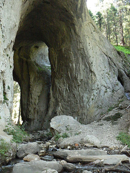 “По Великден в Родопите” и “Охрид – минало и настояще”
