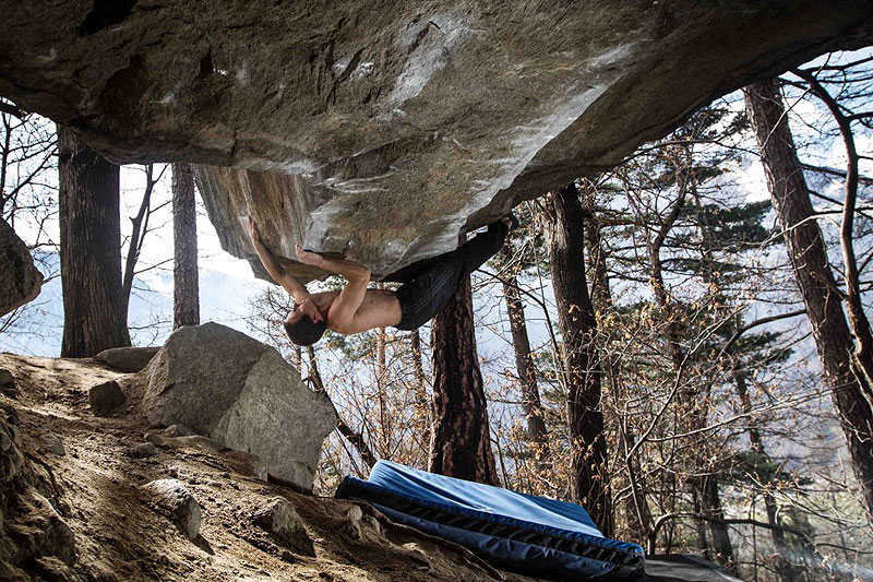 Траверси – пети по “The Story of Two Worlds”