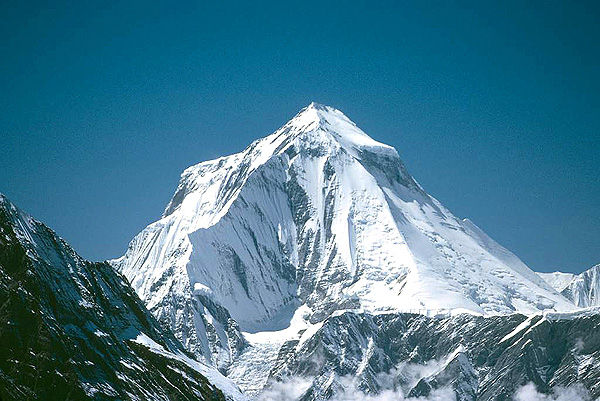 Четири екипа атакуват Дхаулагири