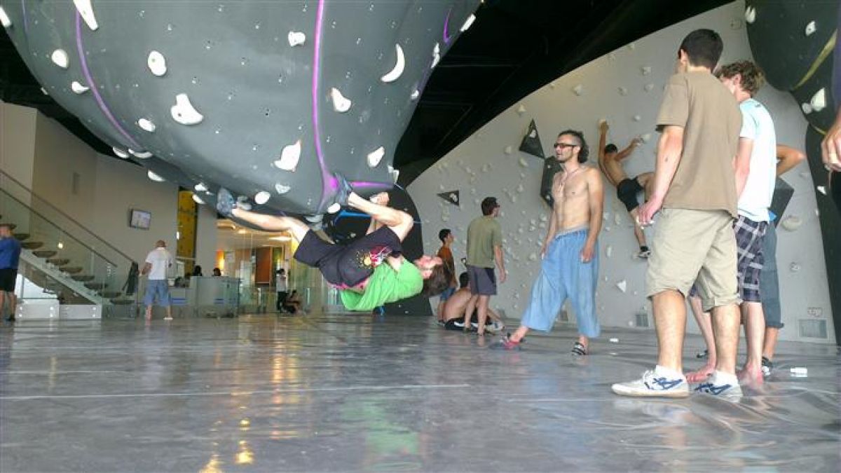 Нова зала за катерене в София