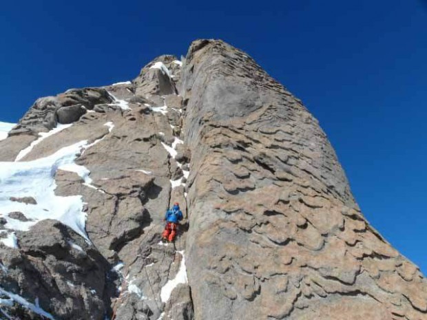 Първо цялостно изкачване по южния гребен на Улветана