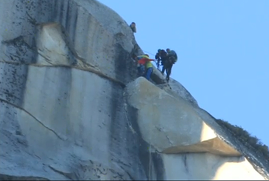 “Dawn Wall” – мисията е изпълнена, Томи и Кевин стигнаха до върха на Ел Кап!