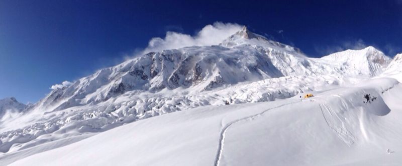 Манаслу – Симоне и Тамара евакуират базовия си лагер