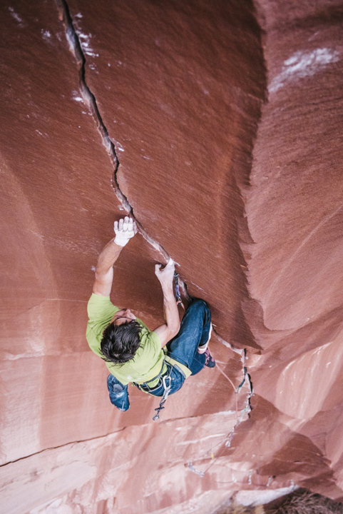 Мейсън Ърл изкатери най-трудната (?) trad-пукнатина в САЩ. При това с една обувка!