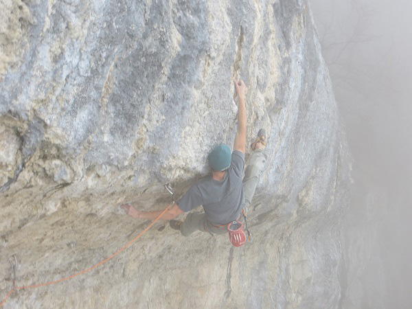 Премиера “Amicalement Blues” (9a?) за 17-годишния Никола Пелорсон