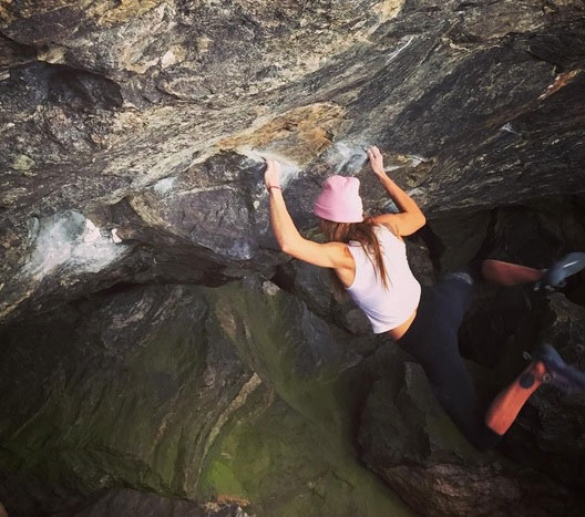 Изабел Фоъс – този път “The Shining” (8B)