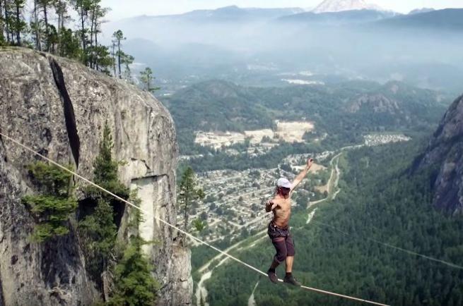 Нов рекорд в ходенето по опъната високо лента 