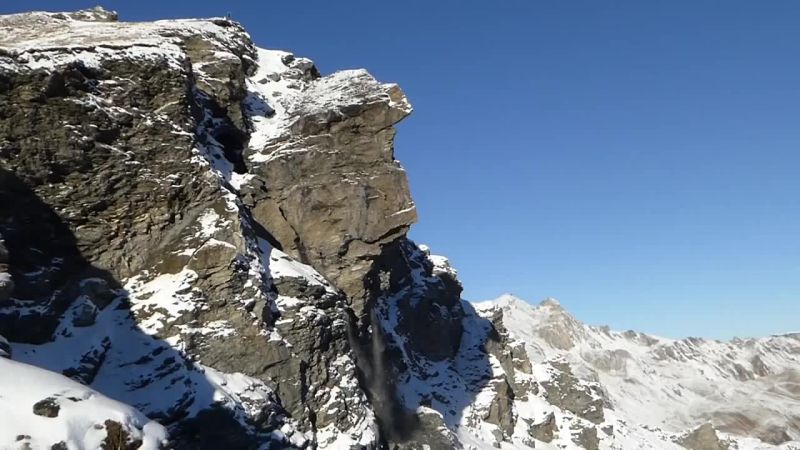 Страховито срутване в Швейцарските Алпи