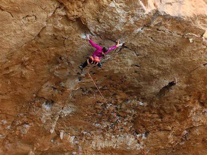 Лаура на 14 с 9a!