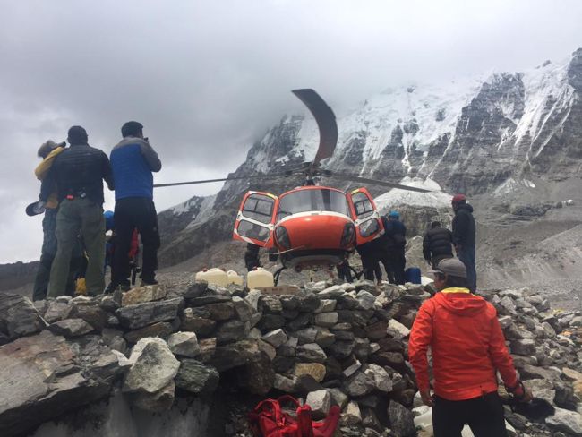 Двама словаци бяха спасени на Еверест и вече са в Катманду