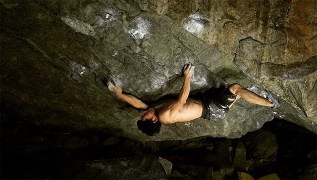 “Случи се чудо!” – Даи Коямада премина “Nehanna” (8B+/ C) на лунна светлина