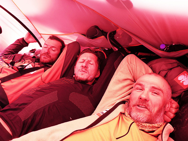 Опасен инцидент в масива Гашербрум