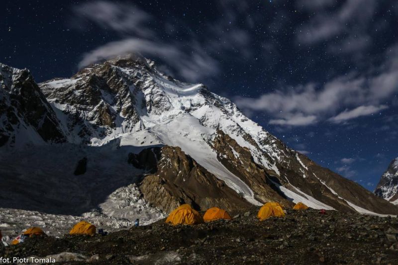 Лавината на К-2 отнесе 25 палатки, стотици метра въжета и 50 кислородни бутилки