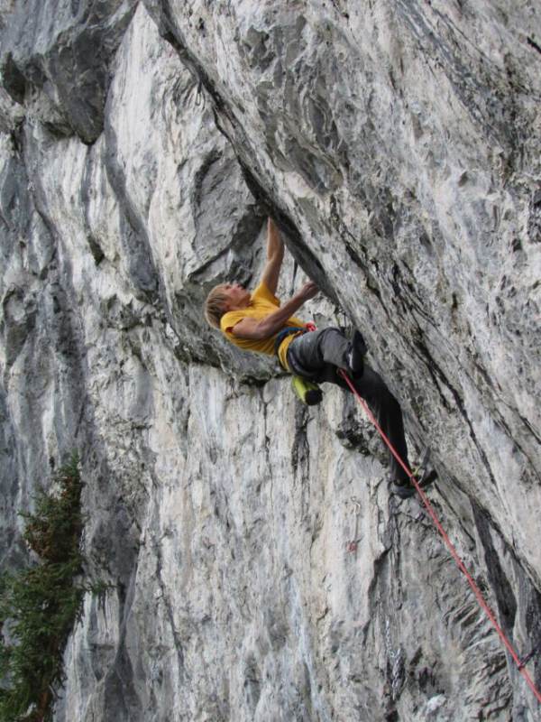 Алекс Мегос и новата гордост на Канада – “Fightclub” (9b)