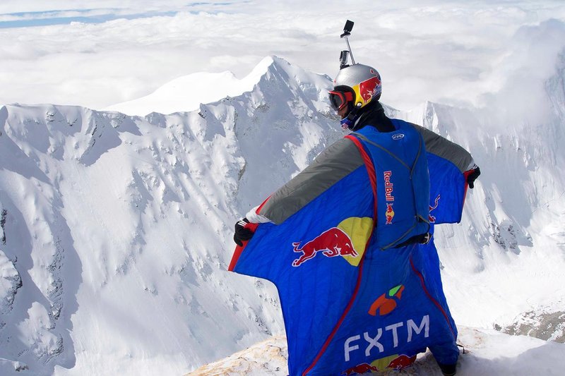 Рекорден  бейзджъмп от 7700 м.н.в. на Валерий Розов 