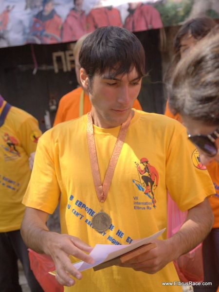 Опит за скоростно и безкислородно соло на Еверест през 2017 г.