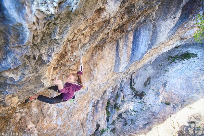 Яня Гарнбрет изкатери премиерно “Ninja želva” (8c)