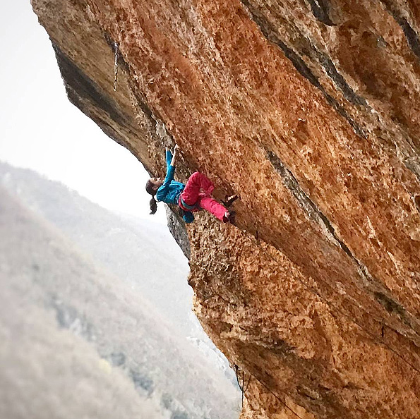 Набралата скорост Лаура Рогора премина (и) историческата линия “La Morte”