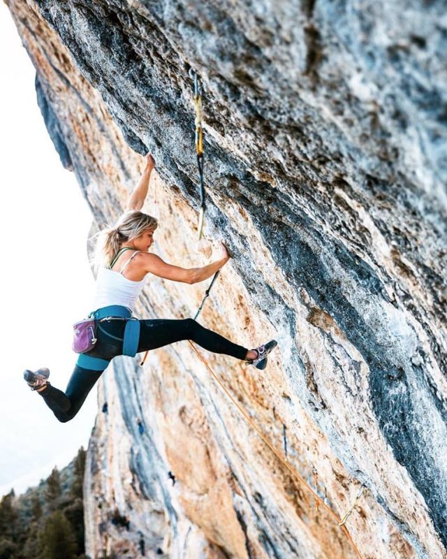 Анна Лиина Лайтинен празнува успех по “Joe Blau” (8c+)