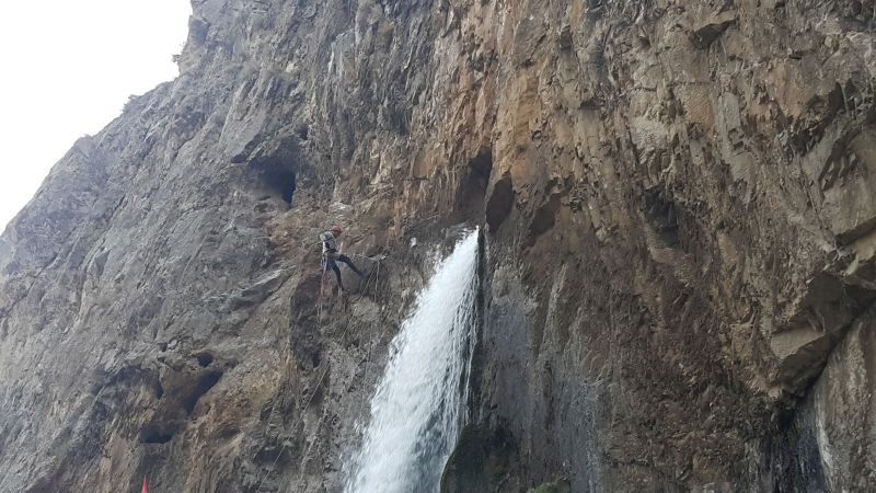 Българи проучваха подземните тайни на Киргизстан