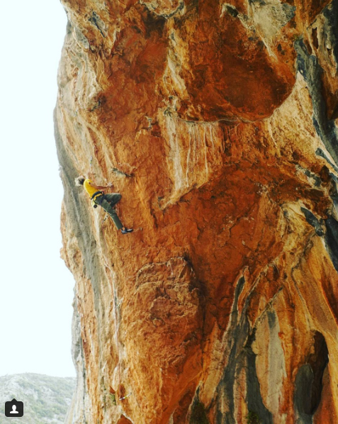 Силна серия на Алекс Мегос в Леонидио