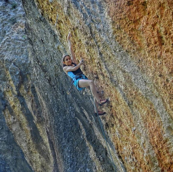 “Много трудна и изпомпваща линия, свързваща в едно “Bruce Lee” (8b+) и “Crazy Horse” (8c)” 