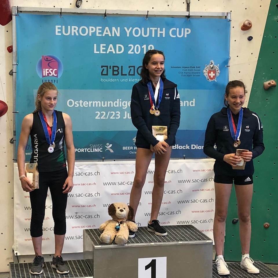 Сребро за Алекс Тоткова на първото състезание за Европейската купа - трудност, 8-мо и 11-то място за Слав Киров и Петър Атанасов