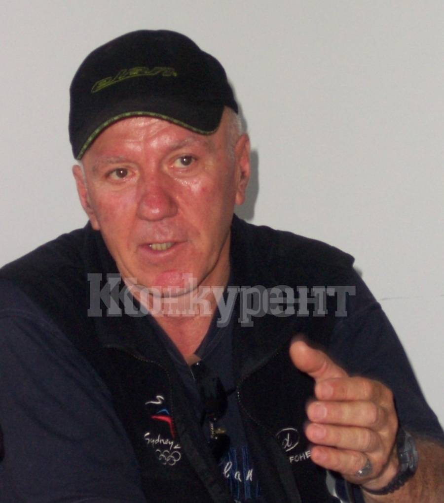 Почина Илия Александров