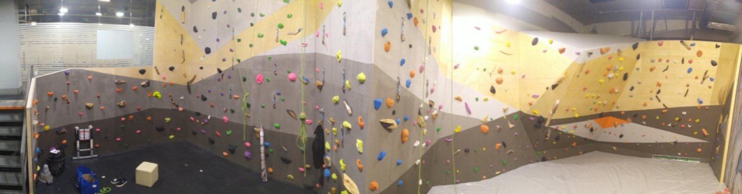 Нова зала за катерене за деца със СОП в София