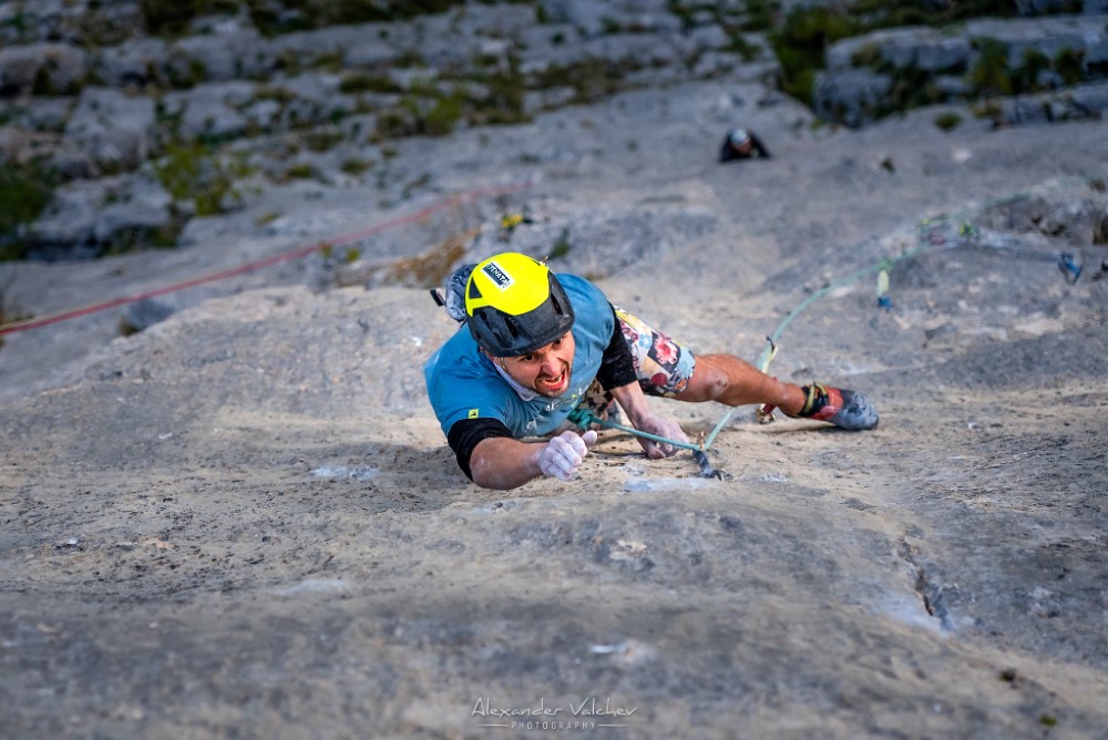 Станислав Атанасов и Росен Аначков с първо свободно преминаване (team ascent) на най-трудния мултипич в България 