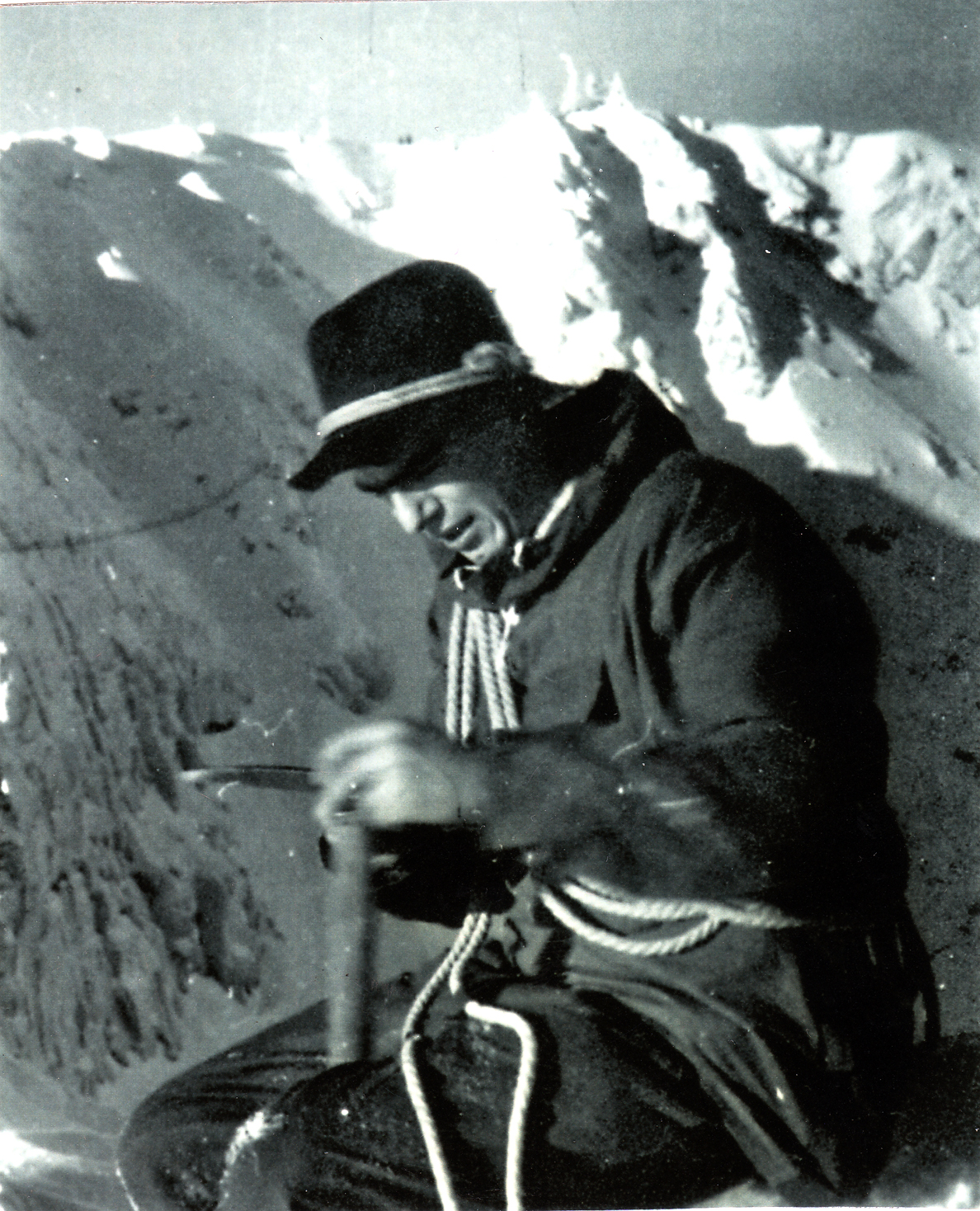 Почина Володя Лободин