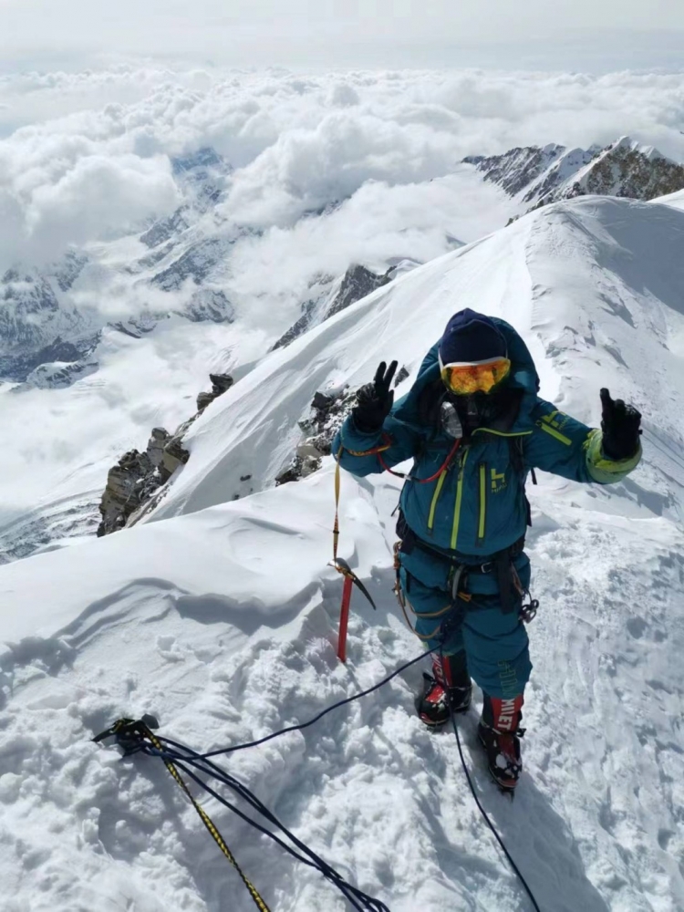 Китайка е (вероятно) първата жена, изкачила всички главни върхове на осемхилядниците*