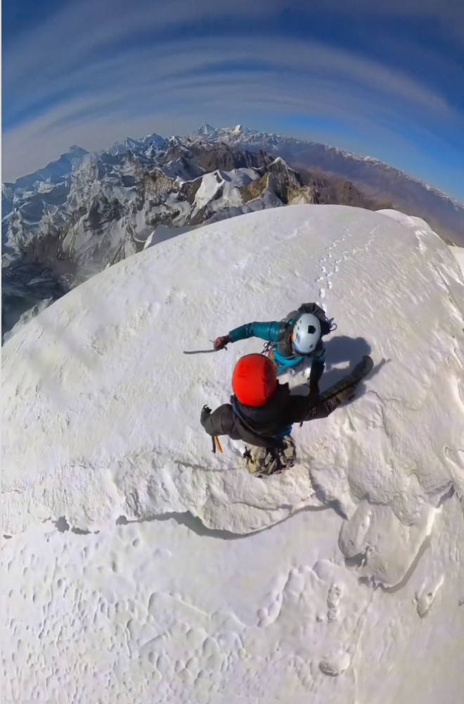 Премиерно изкачване на Khumjungar Himal 6759 м