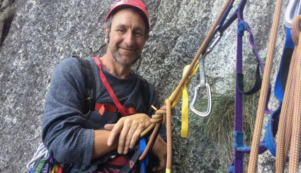 Почина Джон Мидендорф